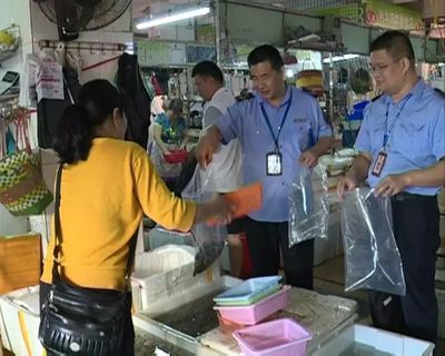 我镇开展水产品质量安全专项执法检查，严查药残超标保障群众餐桌安全